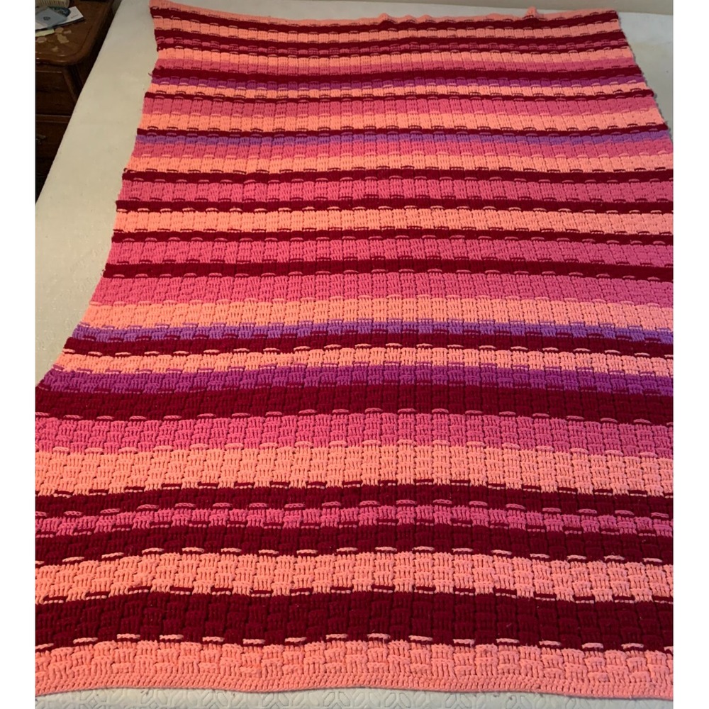Vintage Handmade Knit Blanket 1970's‎ Good Condition Pink Burgundy Dark Pink